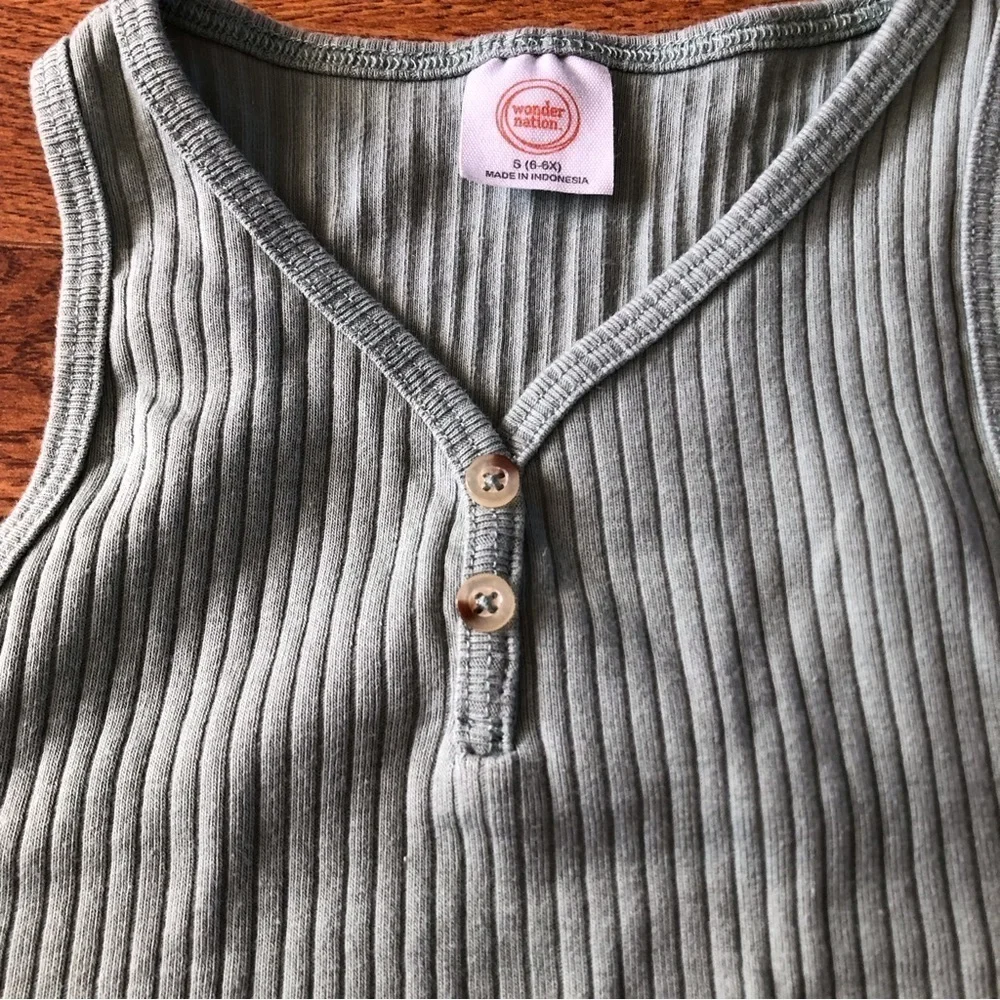 Wonder Nation Sage Green ribbed tank top in size S(6-6X)